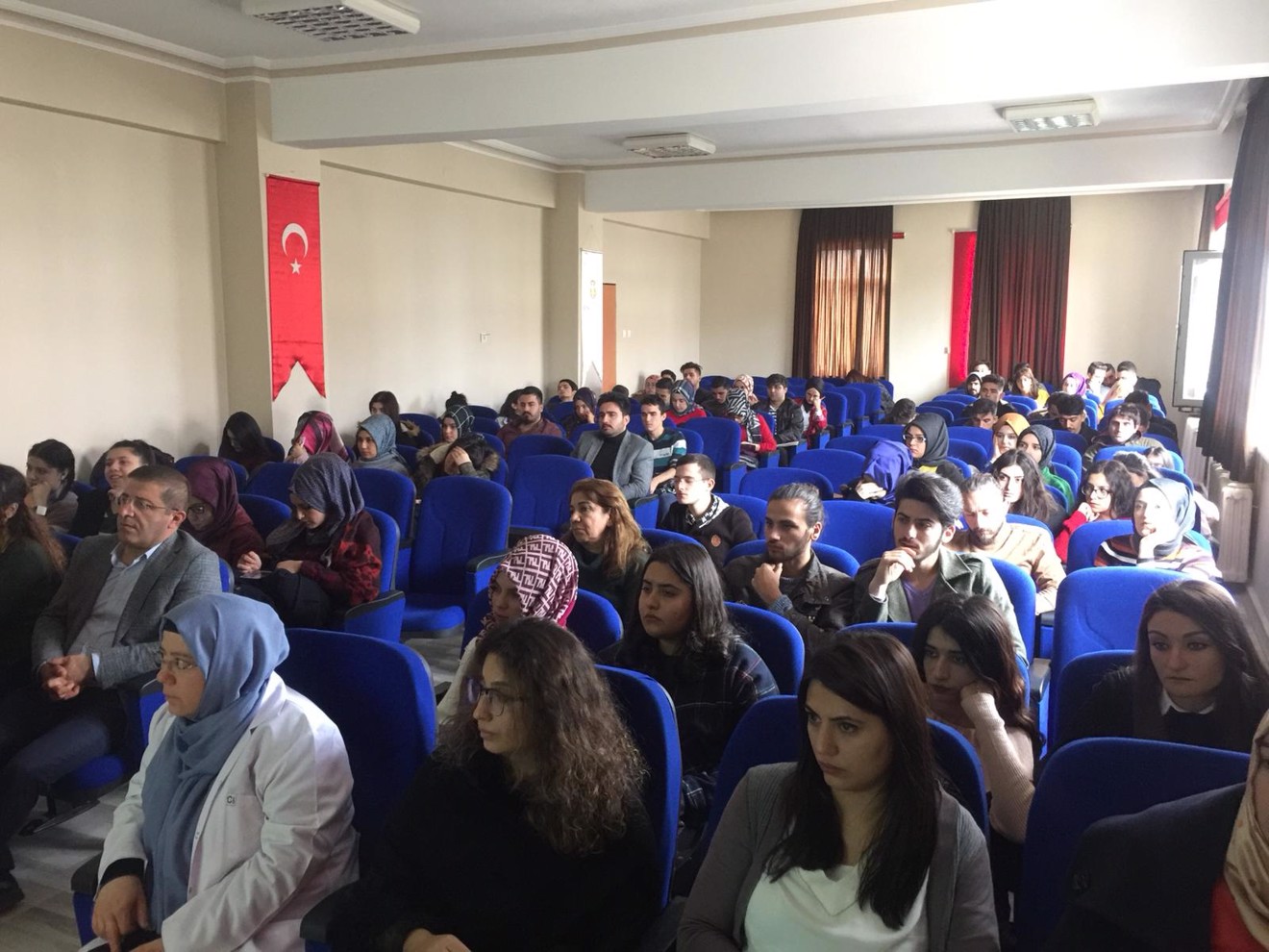 OKULUMUZDA BOZKIR TOPLUM SAĞLIĞI MERKEZİ HIV AİDS KONULU SEMİNER YAPTI